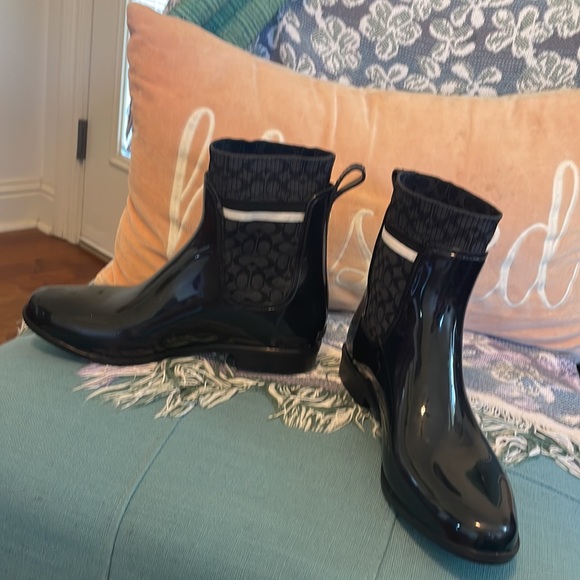 Coach size 9 women’s rain boots. - Picture 2 of 5